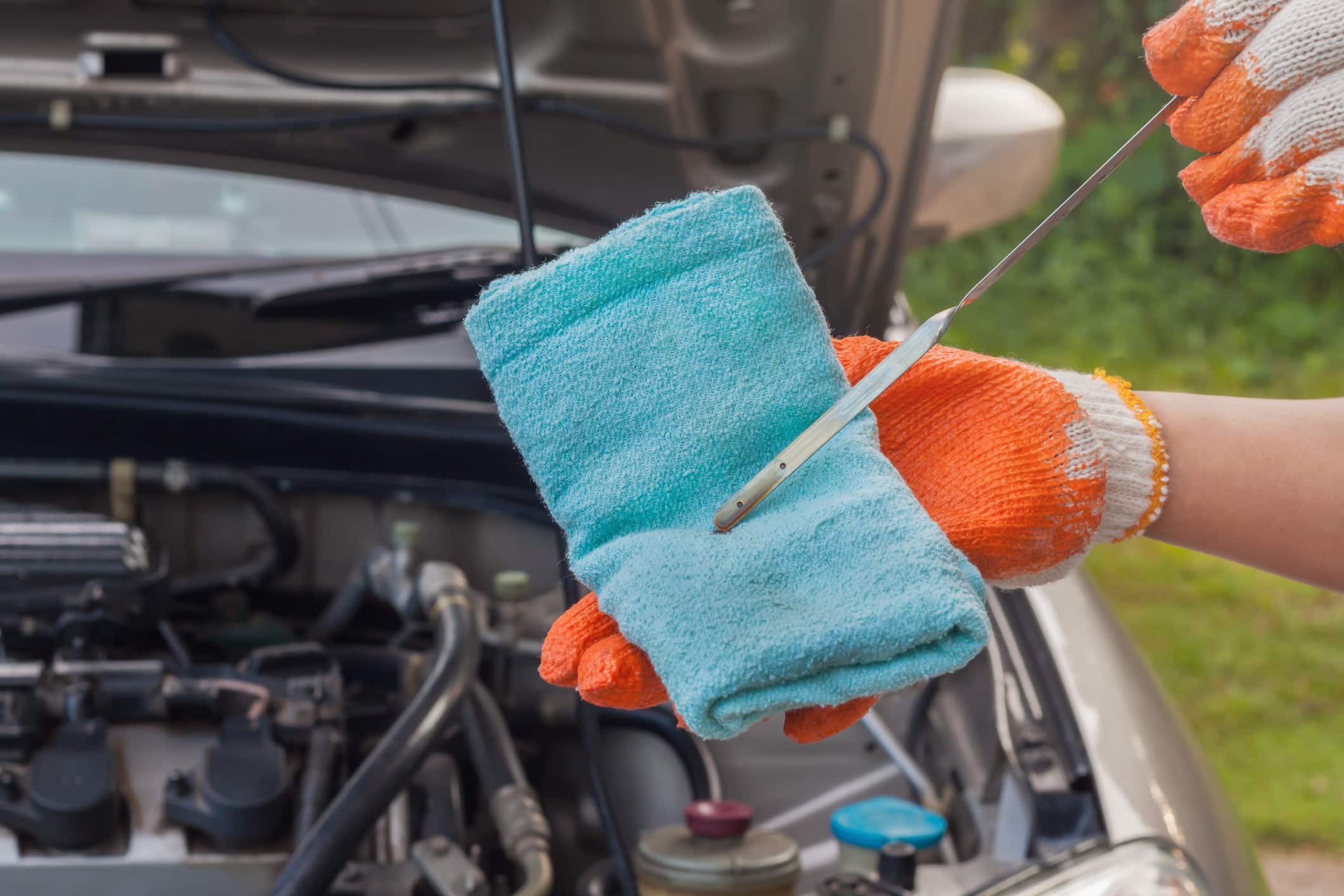 5 Signs Your Transmission Fluid Is Low